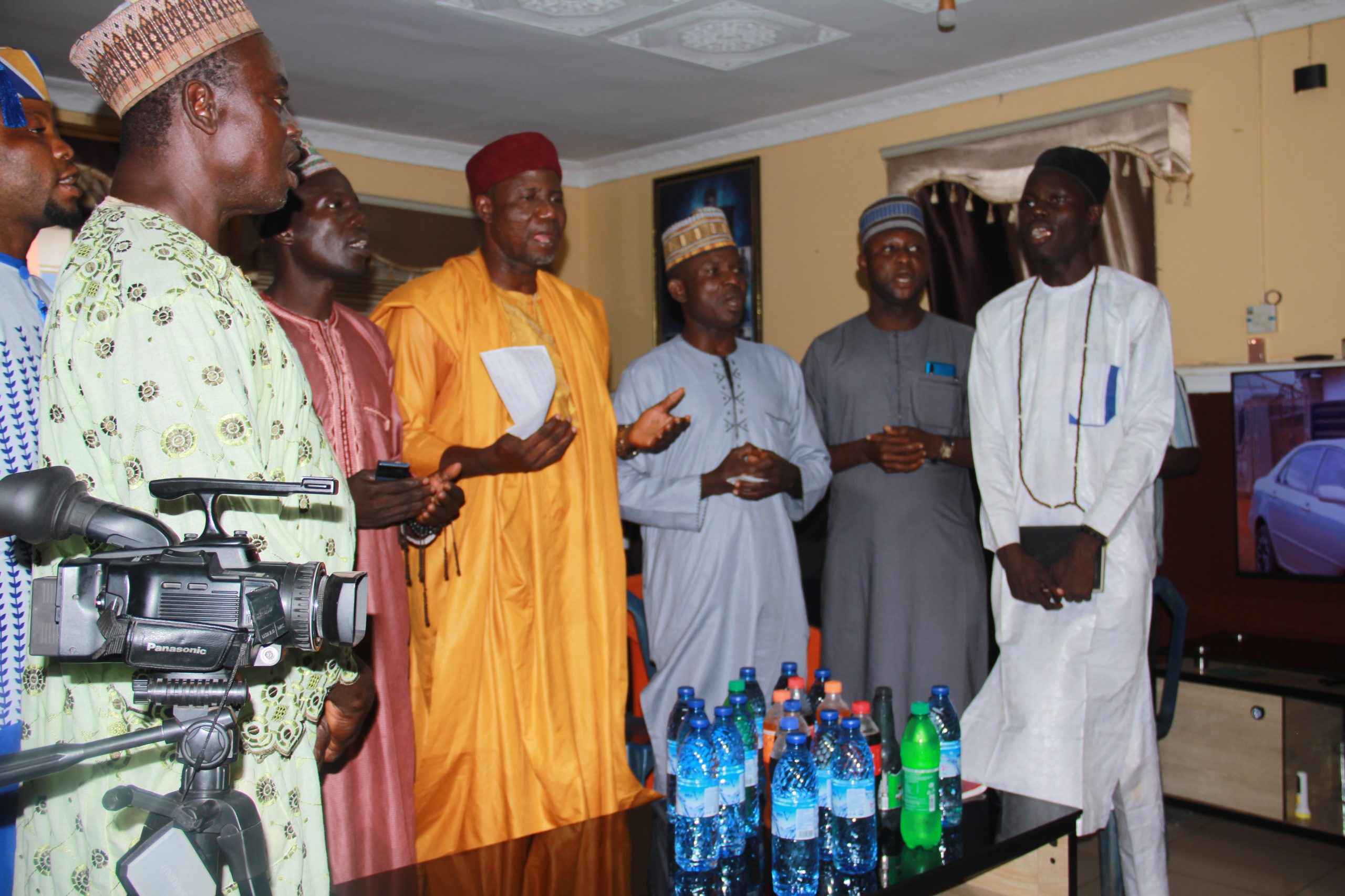 Otunba Lana Akintan offers Special Prayers for Oba Olowobese, Chief IBD Egungbohun, Zolakaz, Others