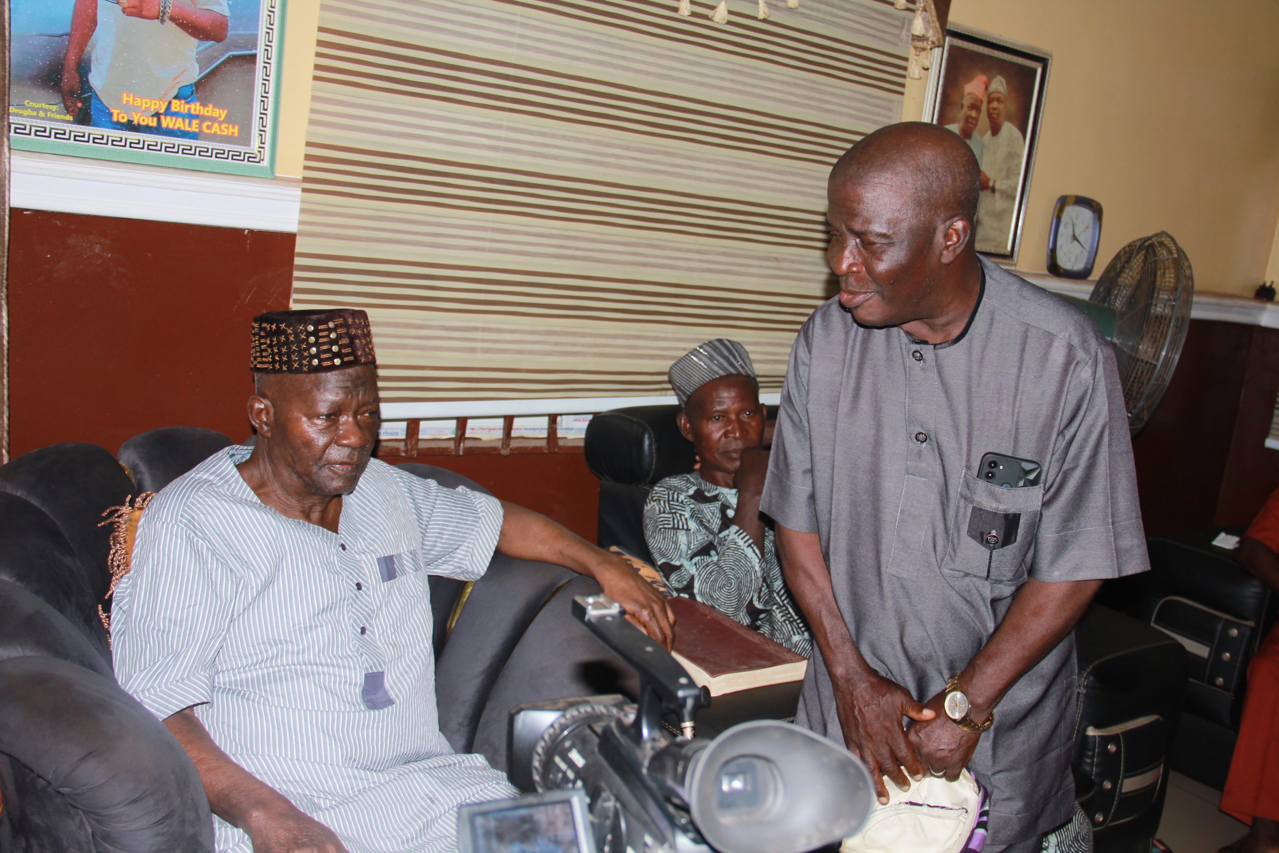 Otunba Lana Akintan offers Special Prayers for Oba Olowobese, Chief IBD Egungbohun, Zolakaz, Others